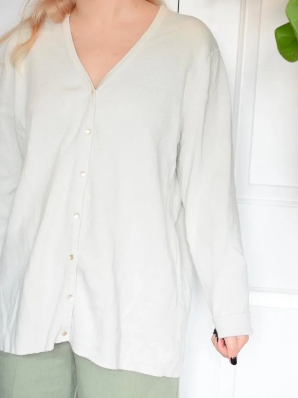 Women's Cream Cardigan - Picture 3 of 5
